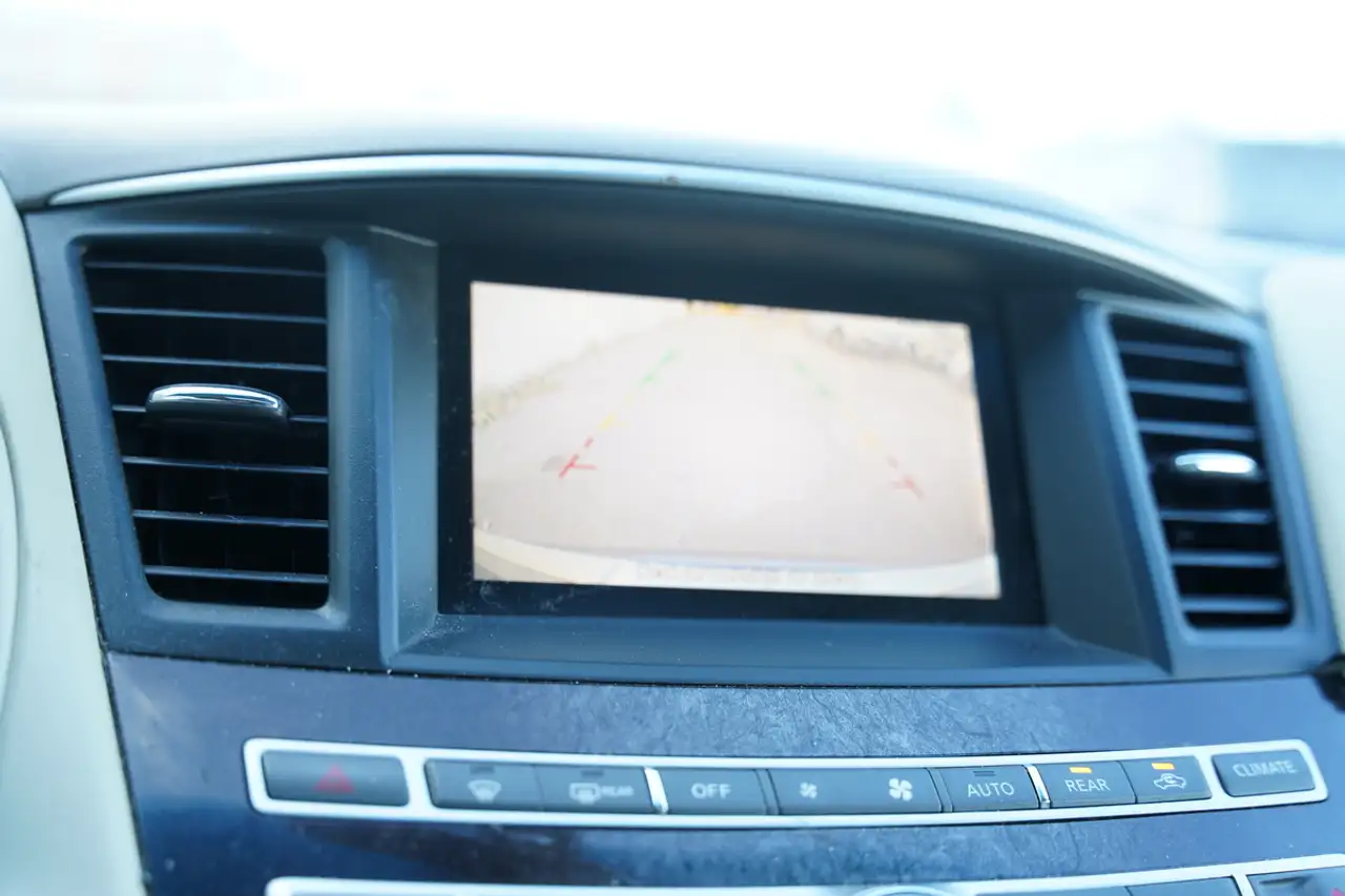 Infiniti QX60 снимка Infiniti QX60