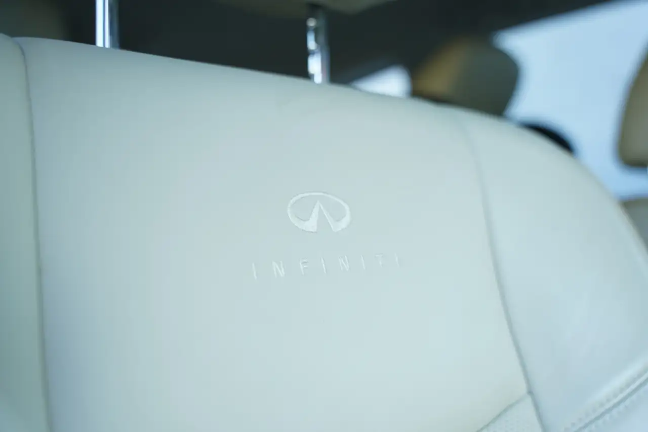 Infiniti QX60 снимка Infiniti QX60