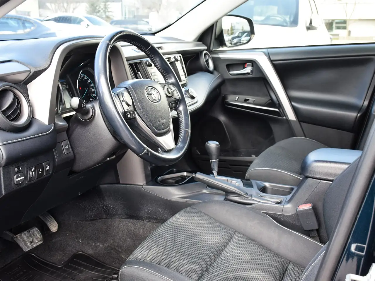 Toyota RAV 4 photo Toyota RAV 4