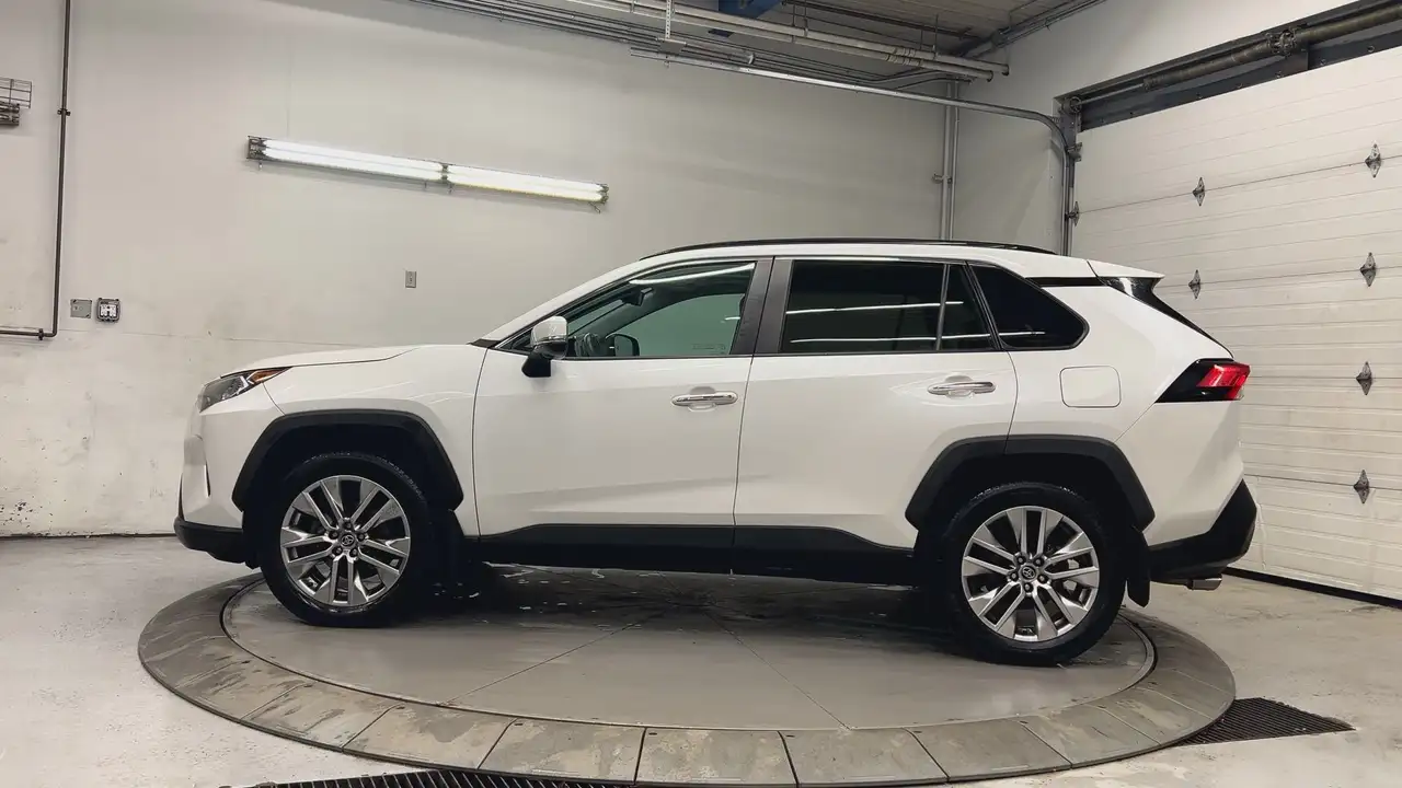 Toyota RAV 4 снимка Toyota RAV 4
