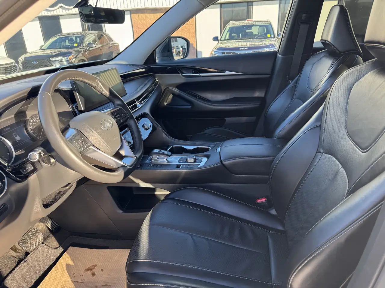 Infiniti QX60 снимка Infiniti QX60