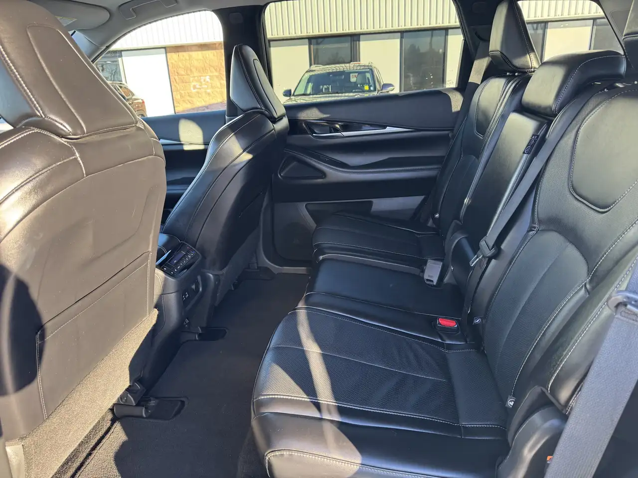 Infiniti QX60 снимка Infiniti QX60