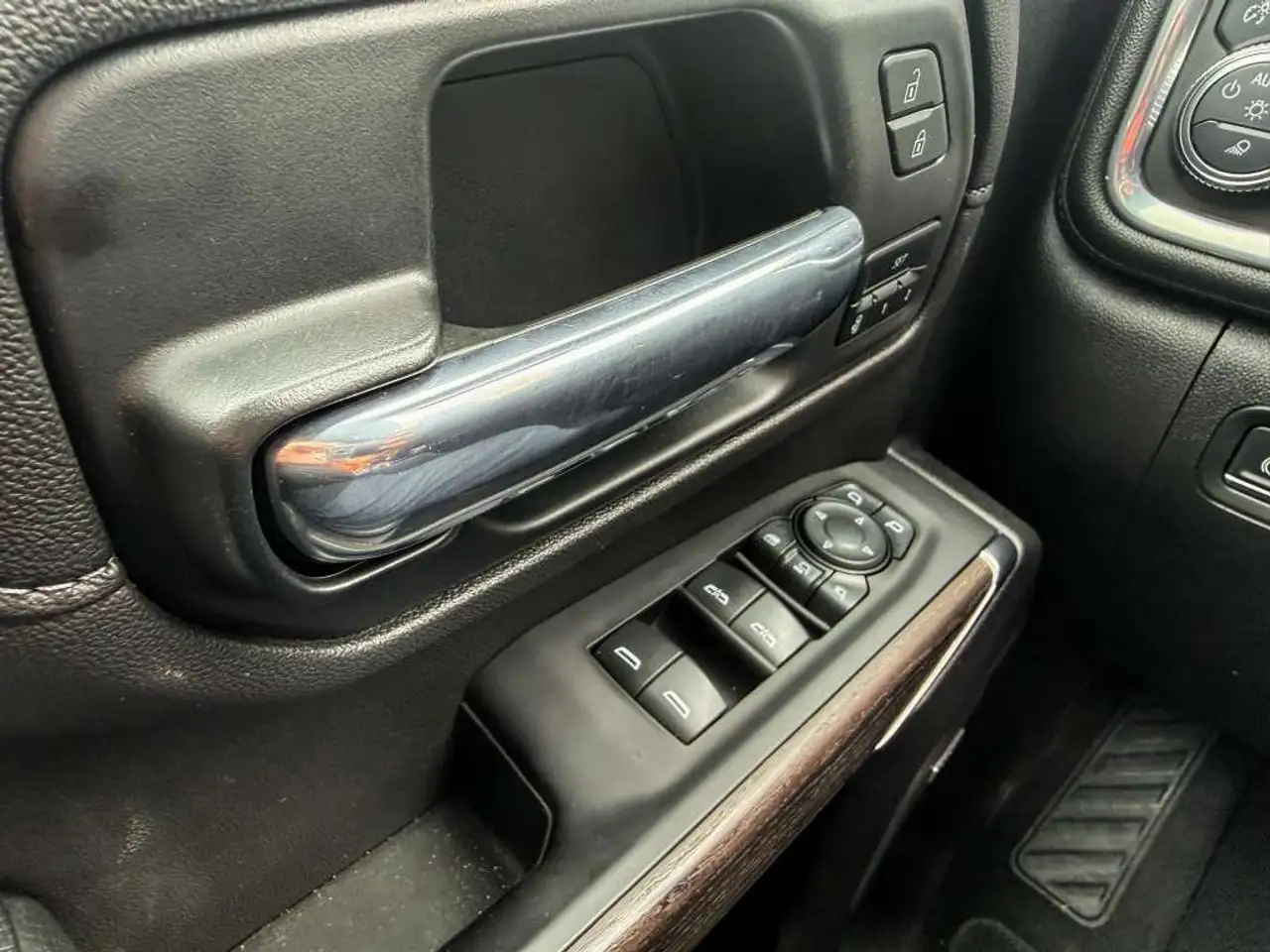 GMC Sierra 2500 снимка GMC Sierra 2500