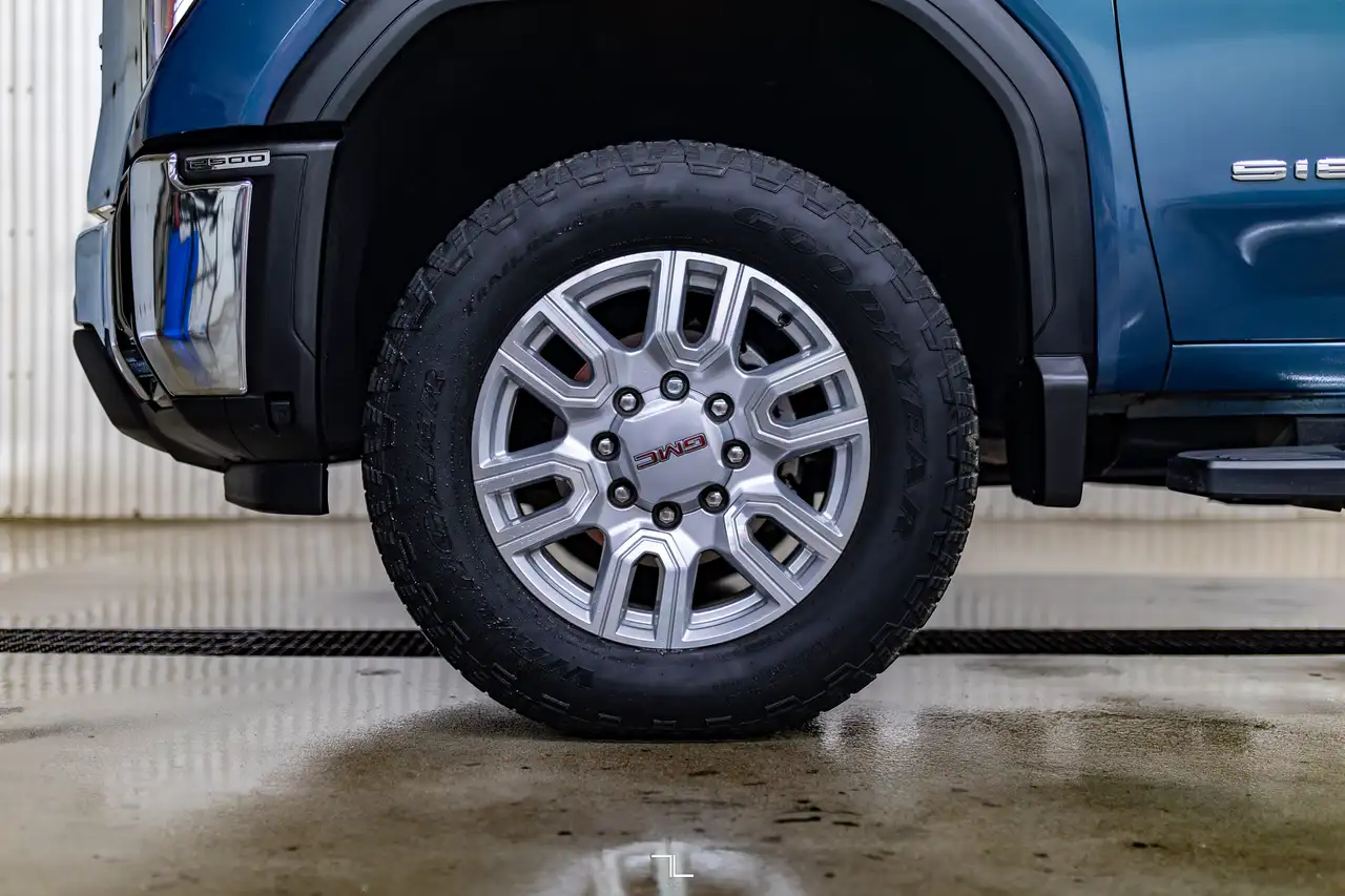 GMC Sierra 2500HD photo GMC Sierra 2500HD