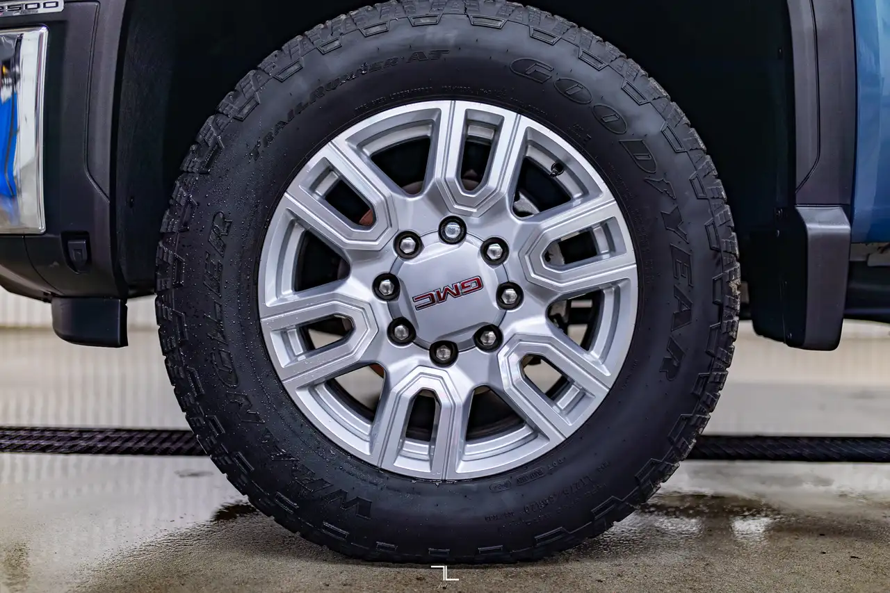GMC Sierra 2500HD photo GMC Sierra 2500HD