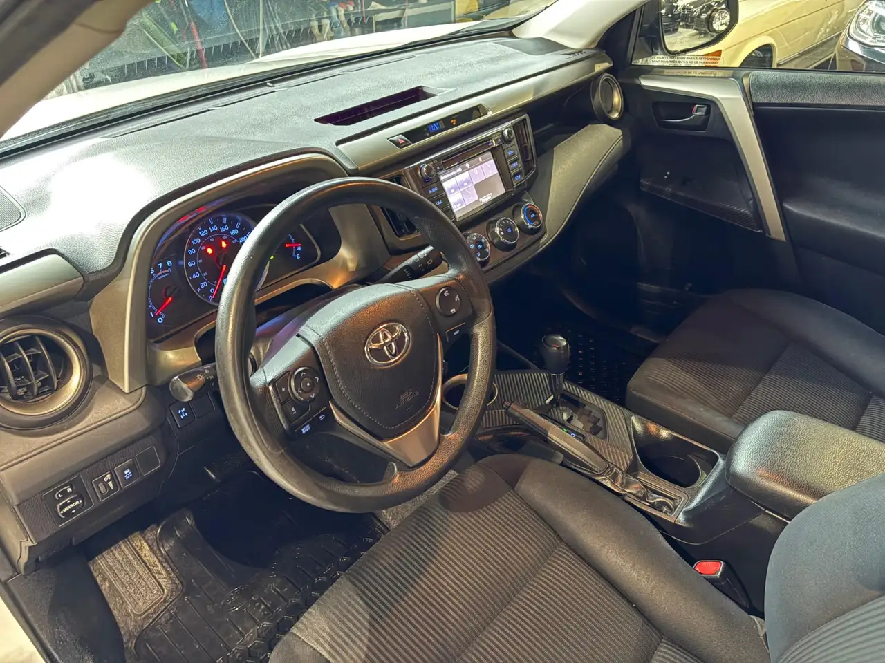 Toyota RAV 4 снимка Toyota RAV 4
