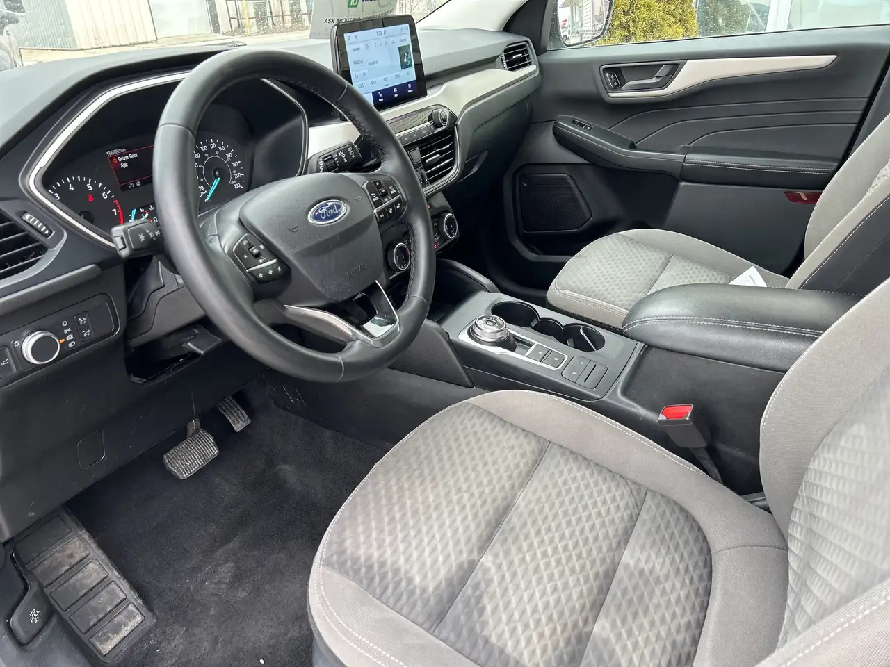 Ford Escape снимка Ford Escape