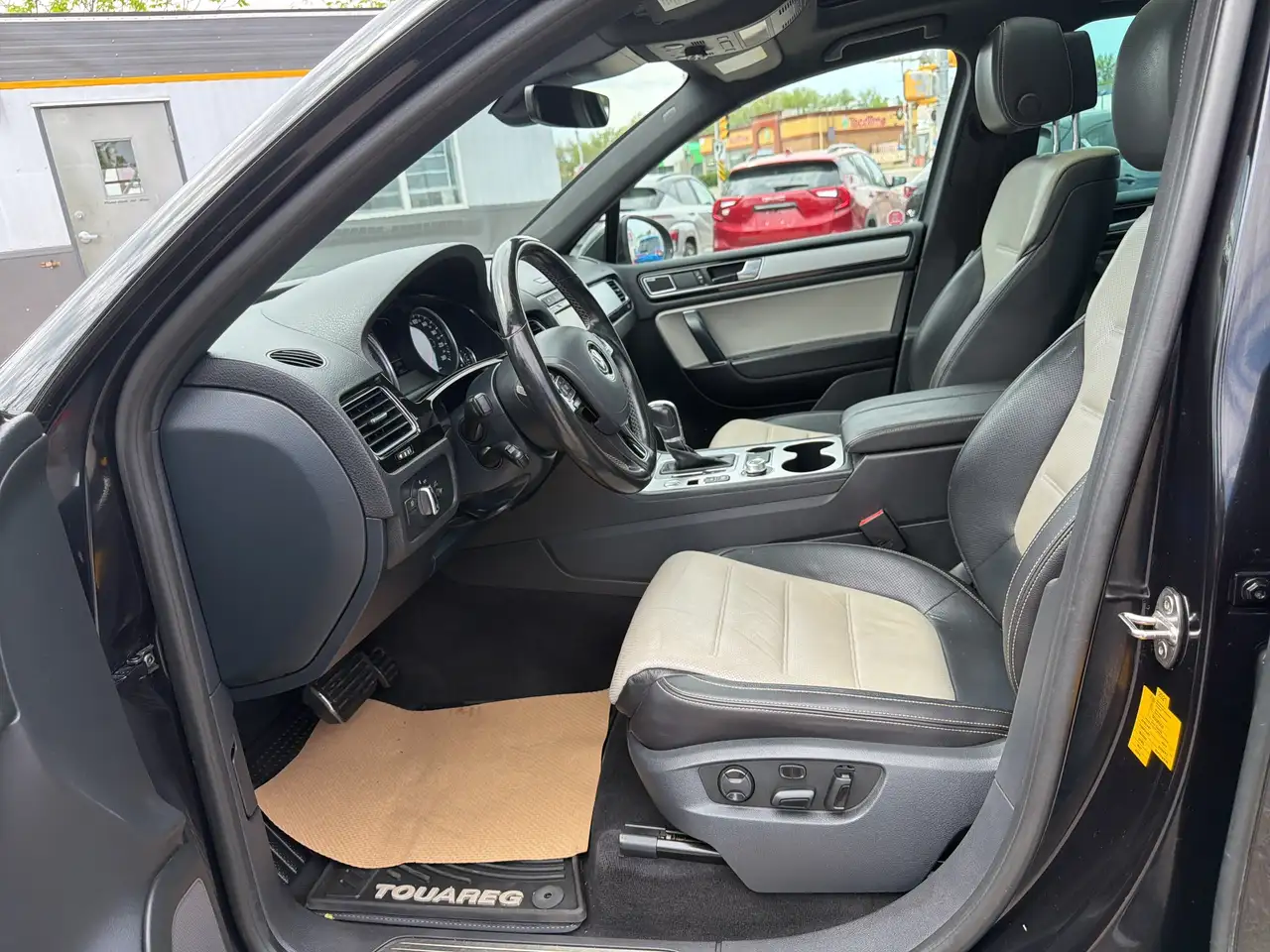 Volkswagen Touareg photo Volkswagen Touareg