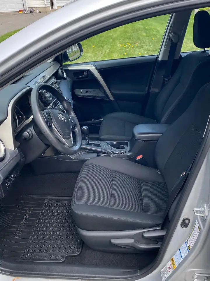 Toyota RAV 4 снимка Toyota RAV 4