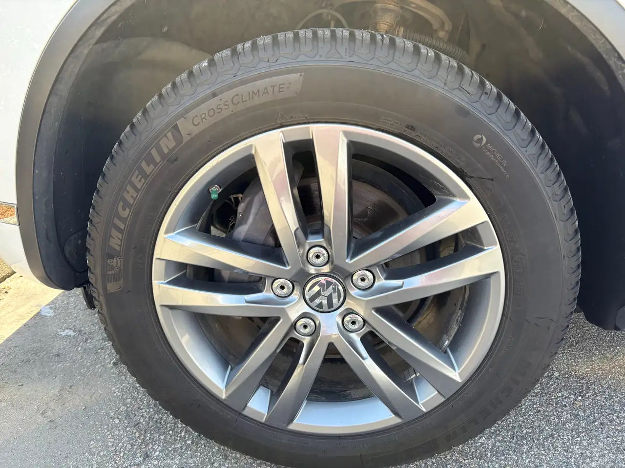 Volkswagen Touareg снимка Volkswagen Touareg