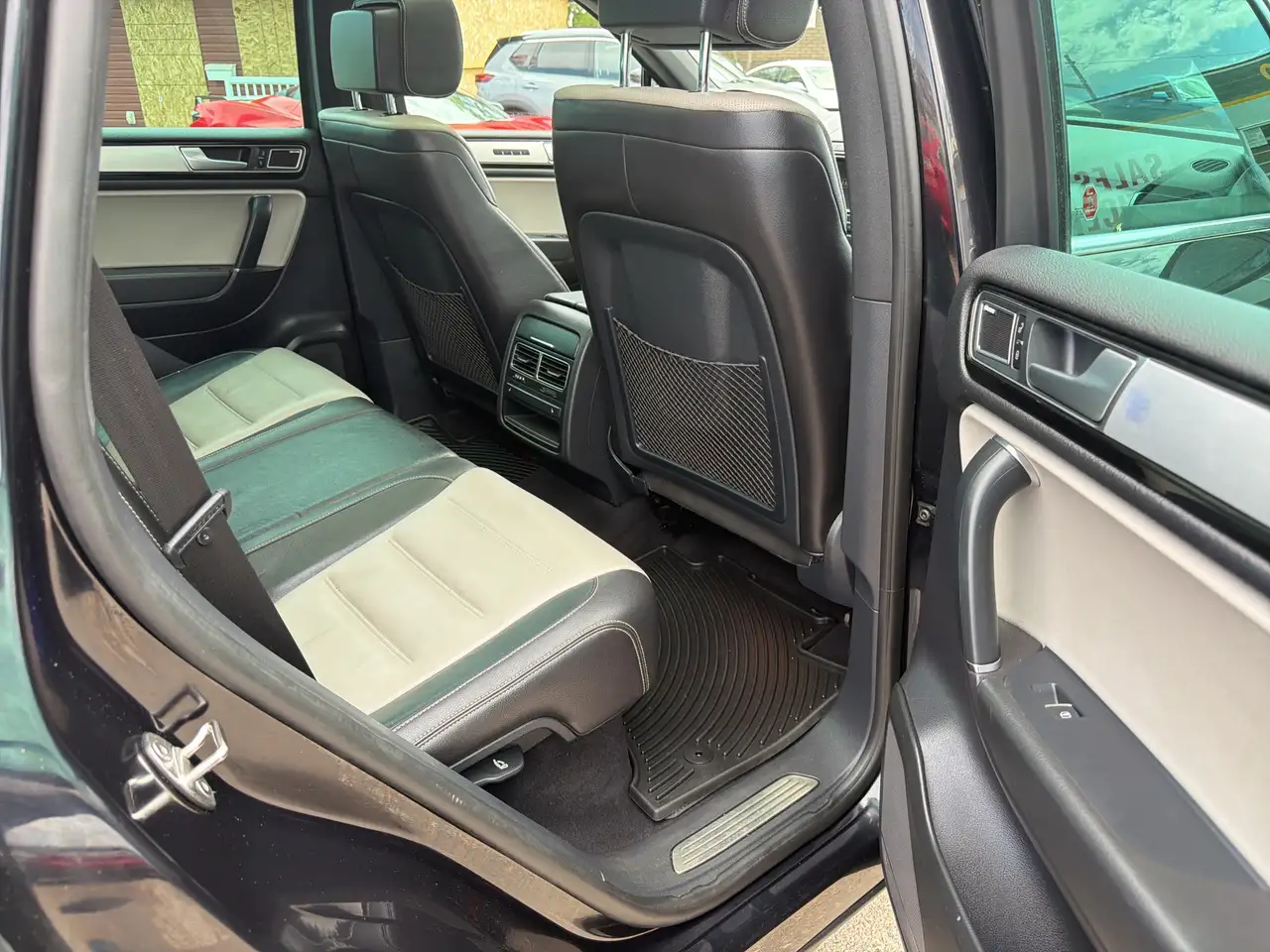 Volkswagen Touareg photo Volkswagen Touareg