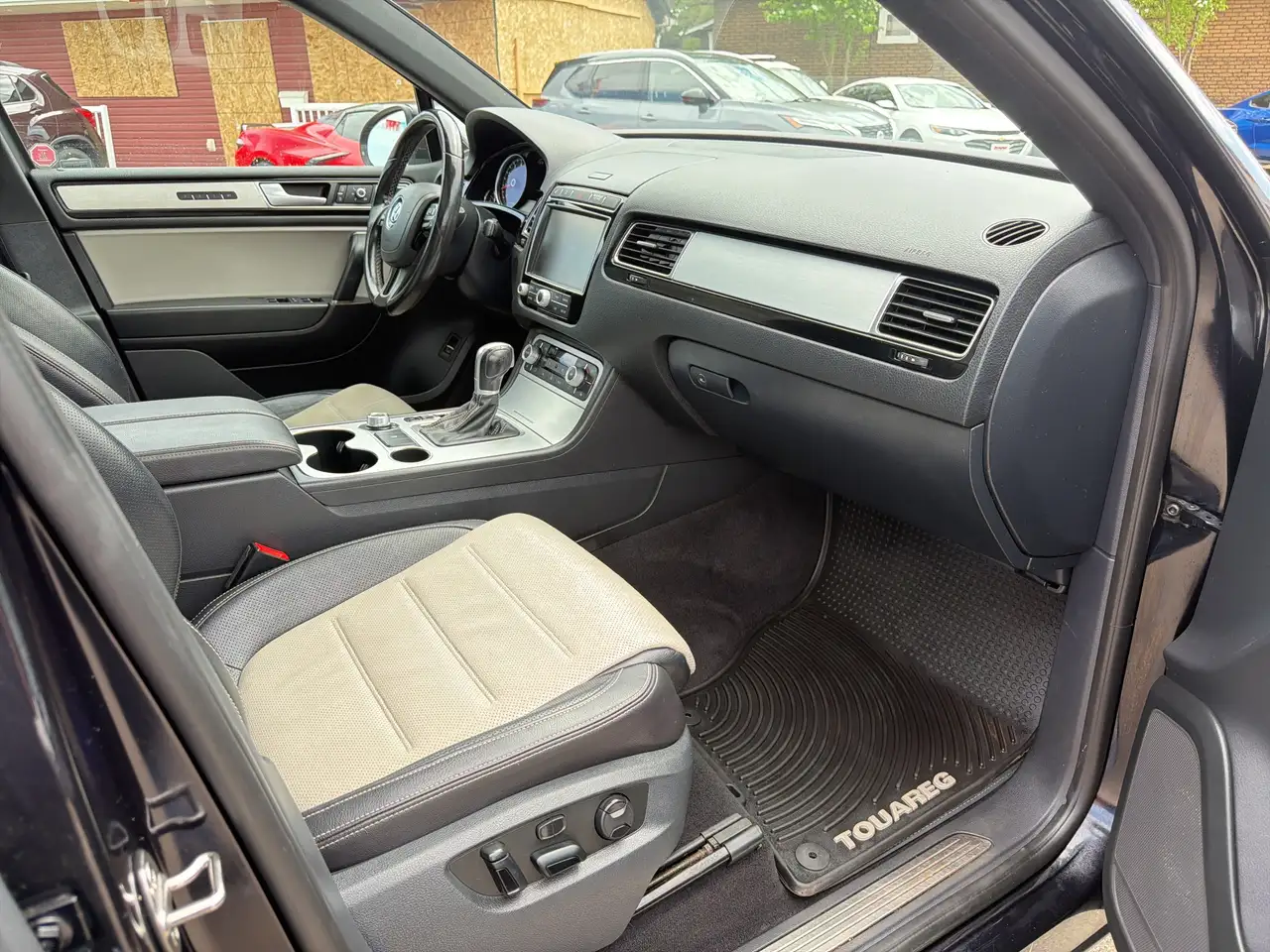Volkswagen Touareg photo Volkswagen Touareg