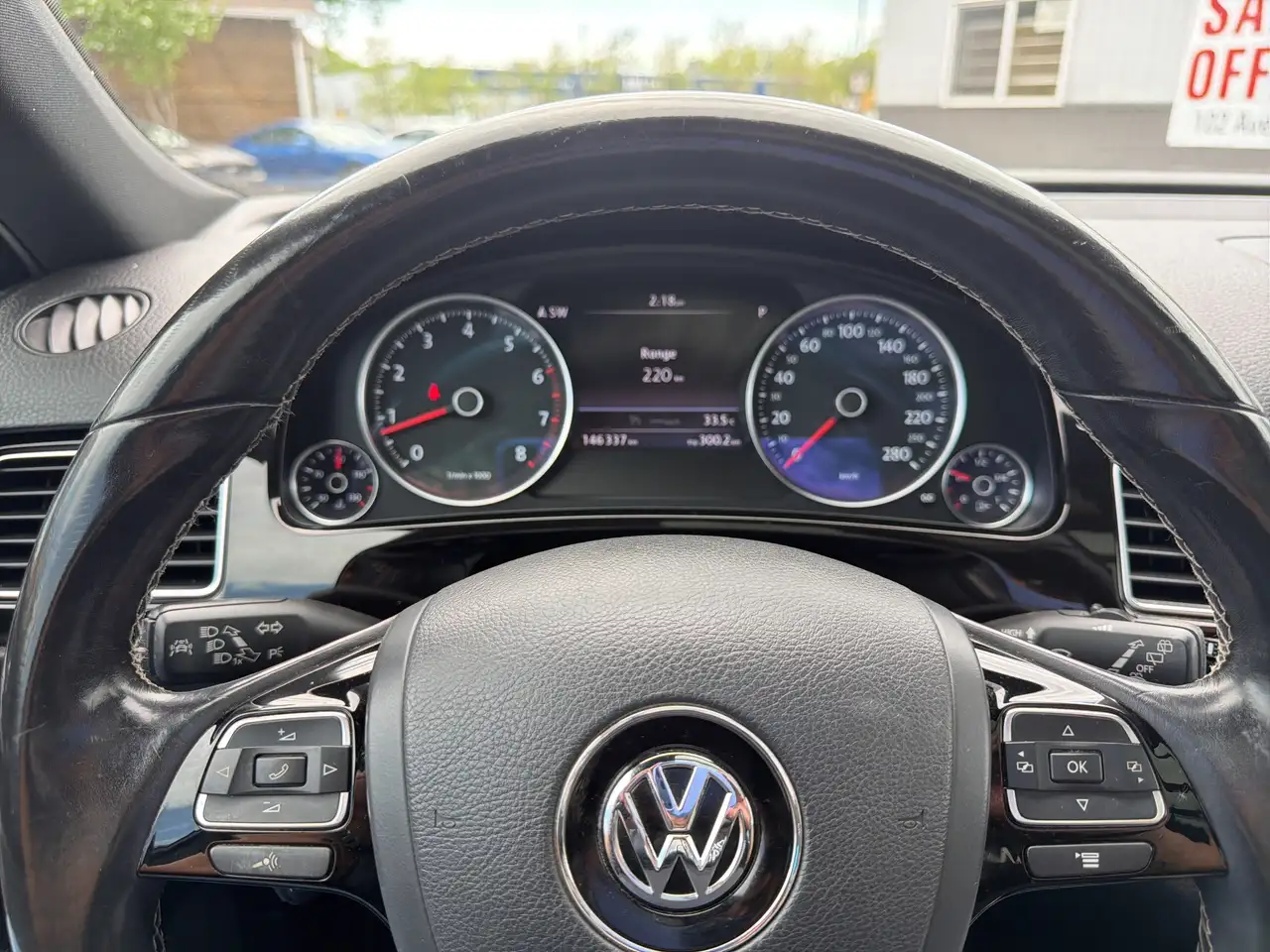 Volkswagen Touareg photo Volkswagen Touareg