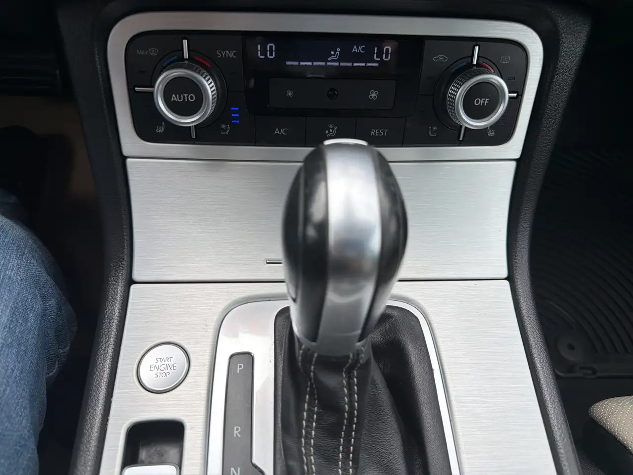 Volkswagen Touareg photo Volkswagen Touareg