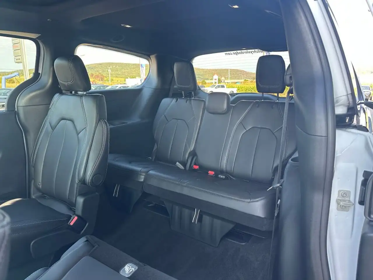 Chrysler Pacifica снимка Chrysler Pacifica