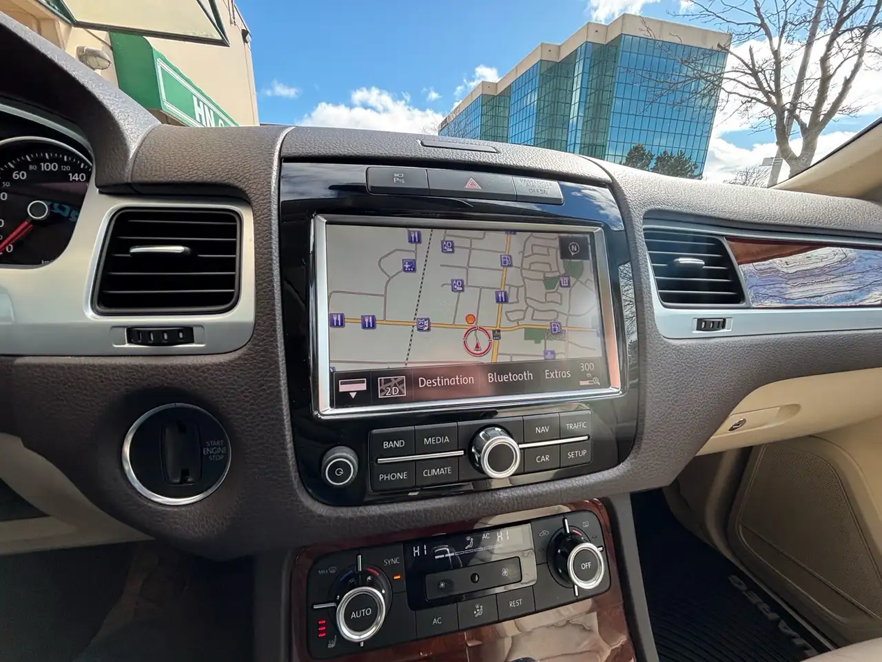 Volkswagen Touareg снимка Volkswagen Touareg