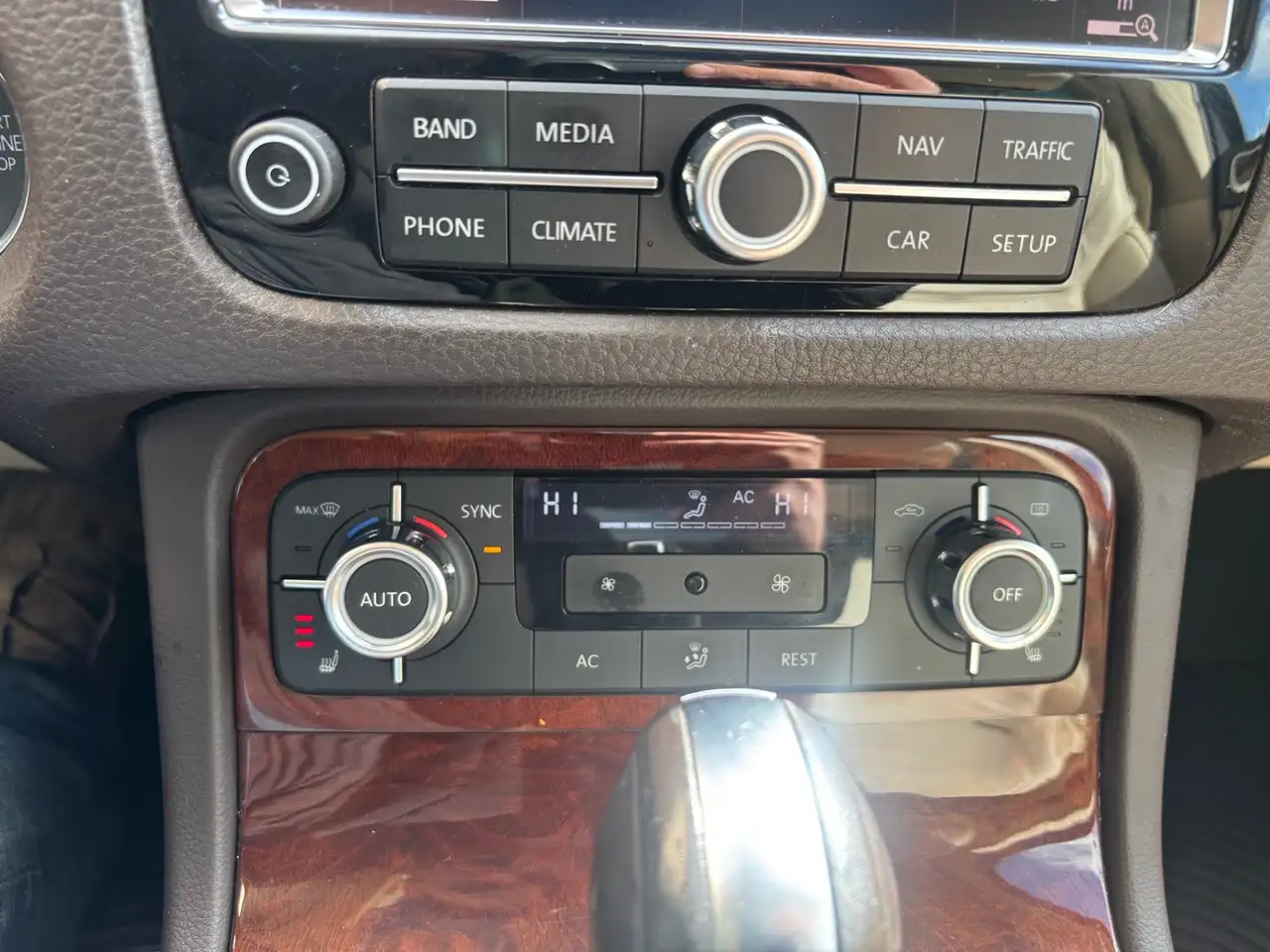 Volkswagen Touareg снимка Volkswagen Touareg