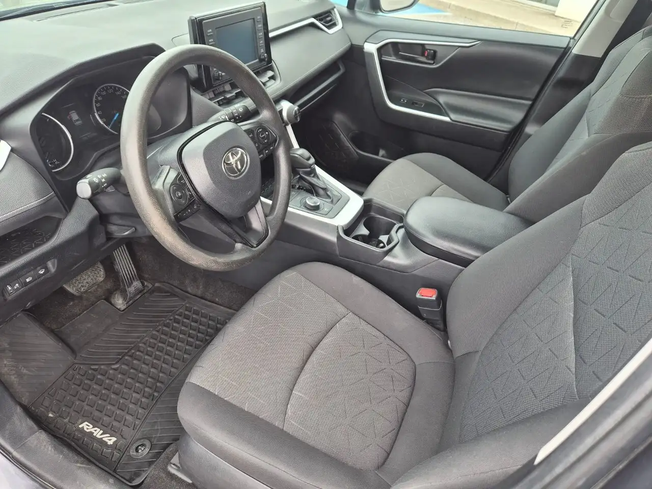 Toyota RAV 4 снимка Toyota RAV 4