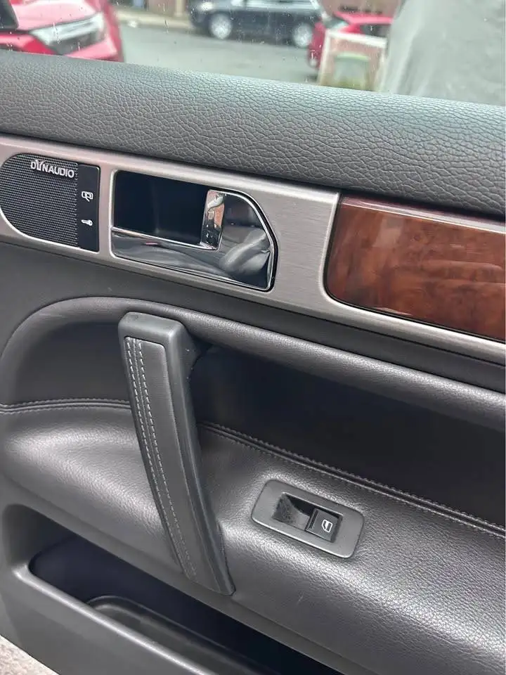 Volkswagen Touareg снимка Volkswagen Touareg