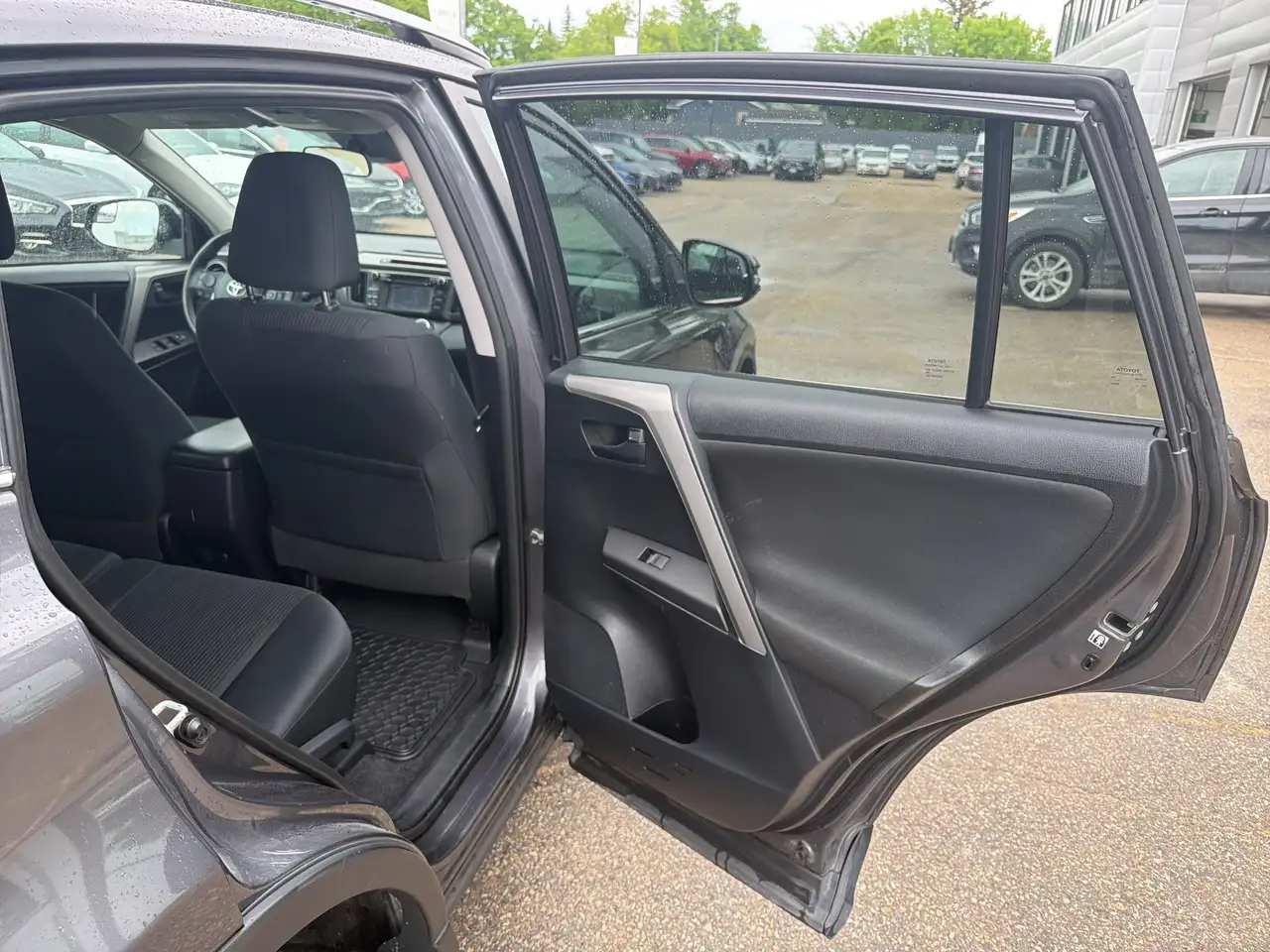 Toyota RAV 4 снимка Toyota RAV 4
