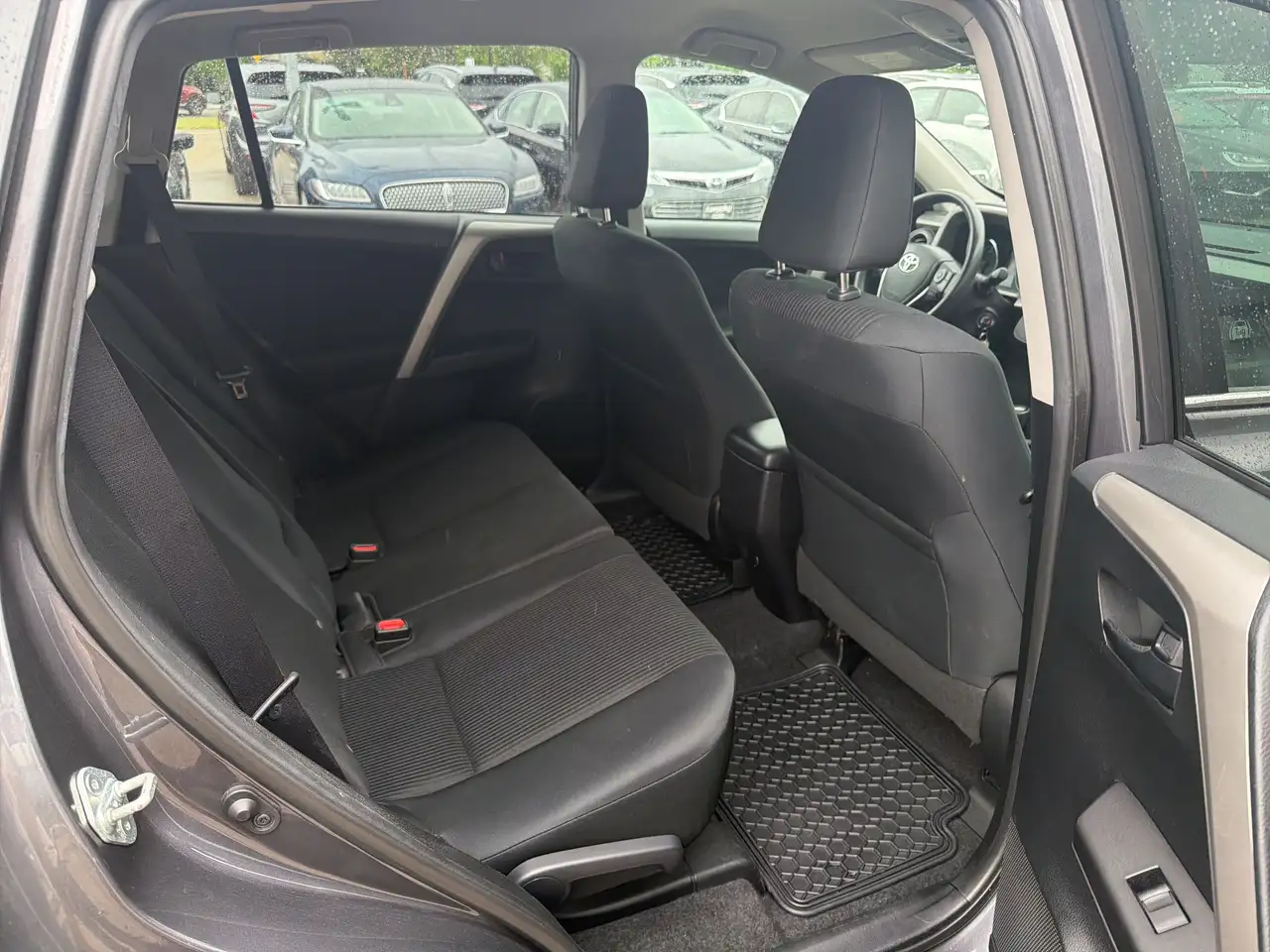 Toyota RAV 4 снимка Toyota RAV 4