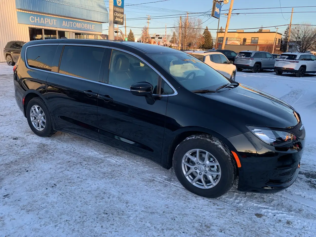 Chrysler Grand Caravan photo Chrysler Grand Caravan