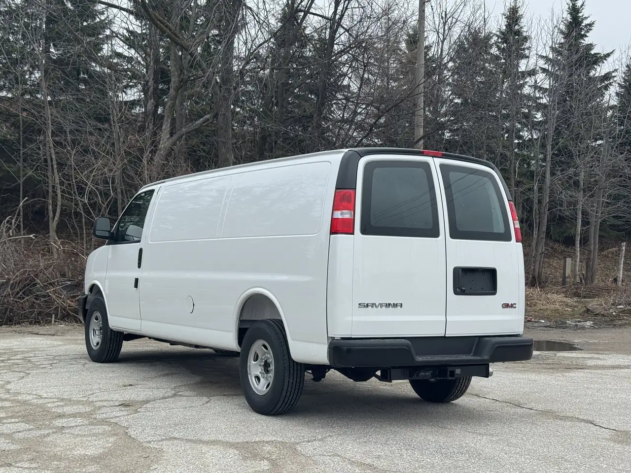 GMC Savana снимка GMC Savana