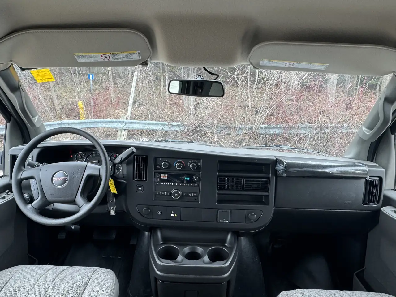GMC Savana снимка GMC Savana