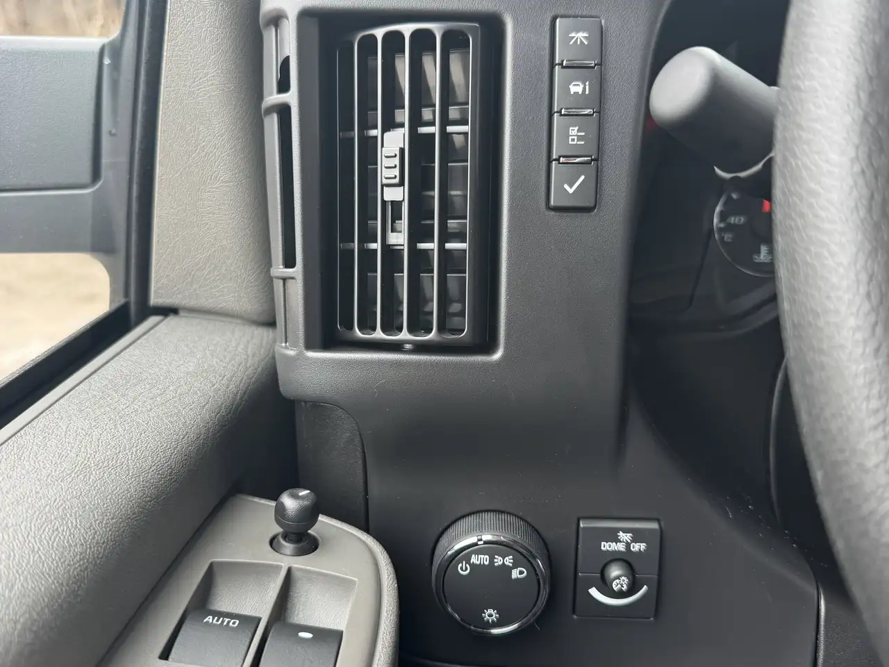 GMC Savana снимка GMC Savana
