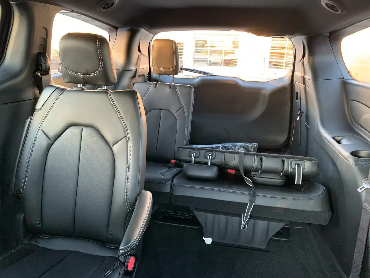 Chrysler Grand Caravan photo Chrysler Grand Caravan