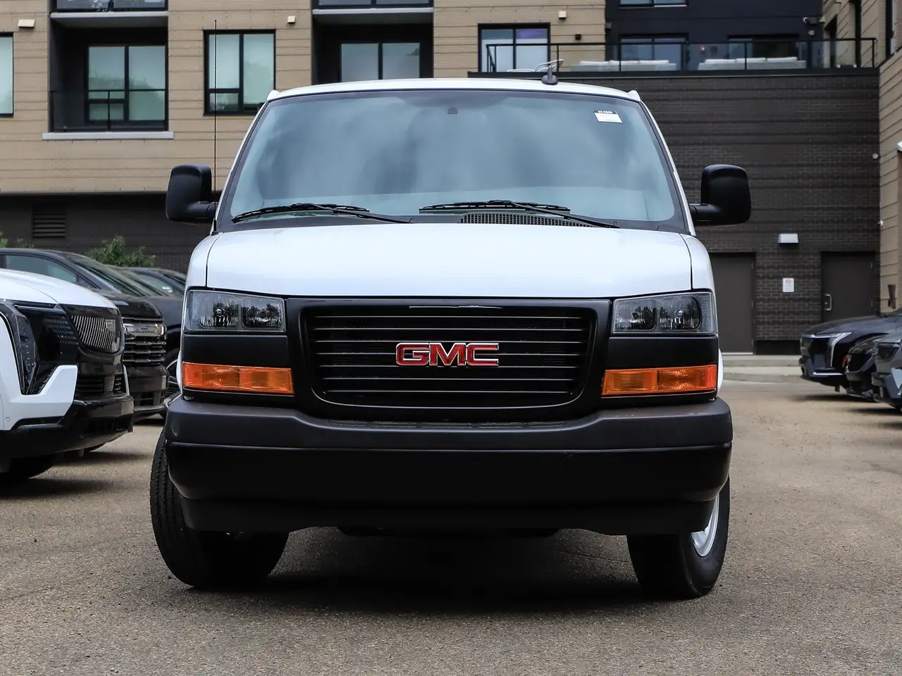 GMC Savana fotografie GMC Savana