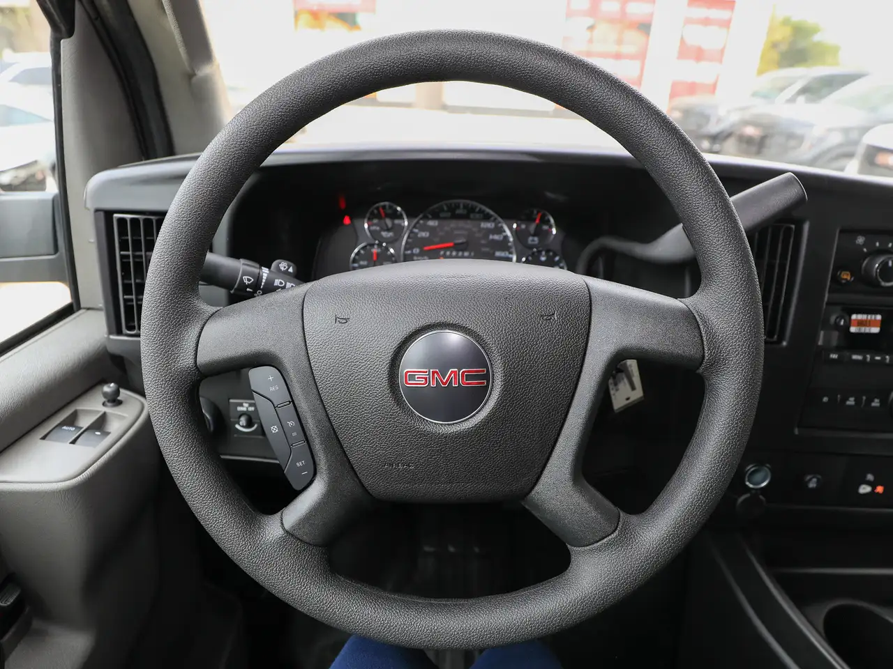 GMC Savana fotografie GMC Savana