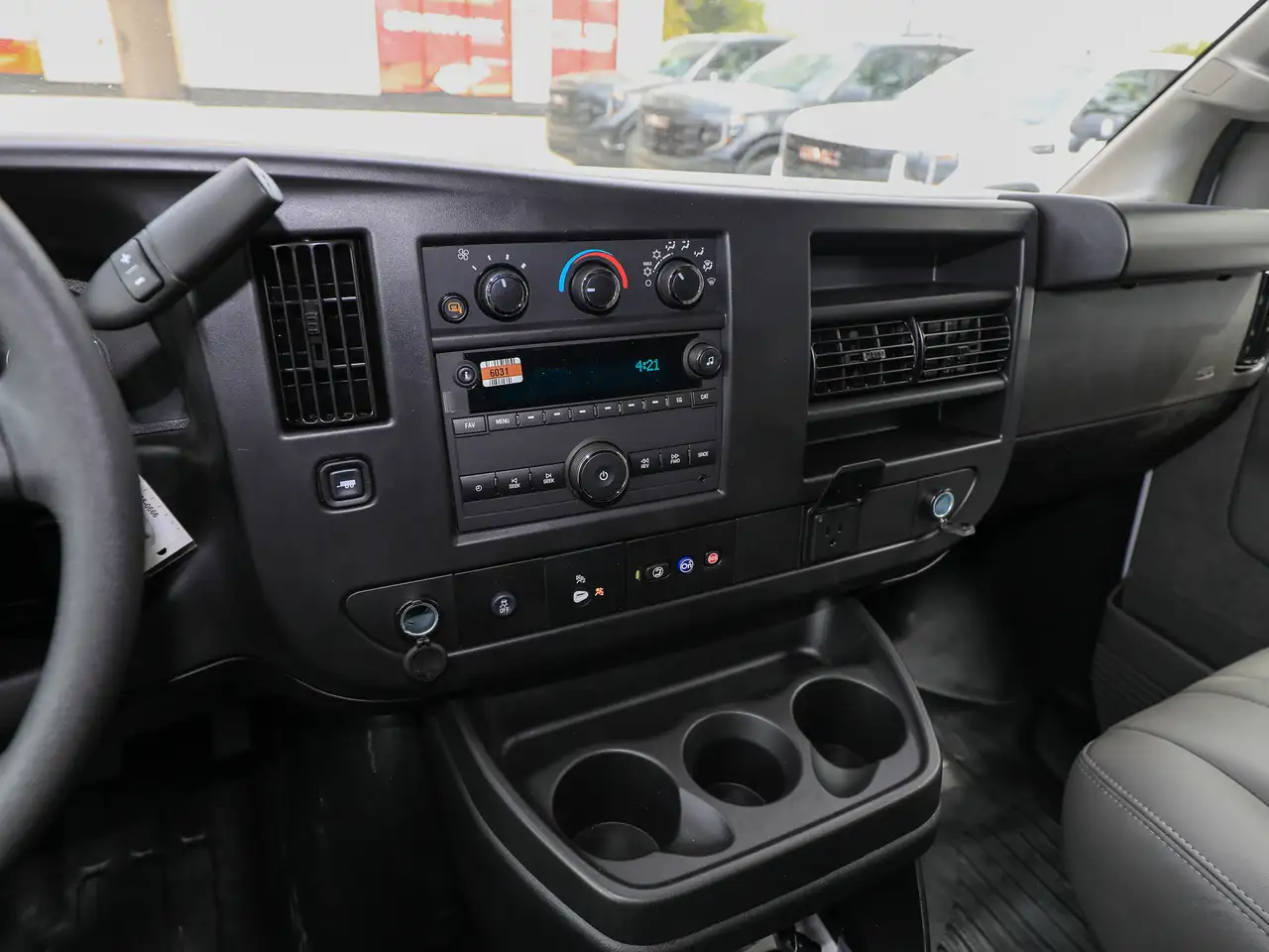 GMC Savana fotografie GMC Savana