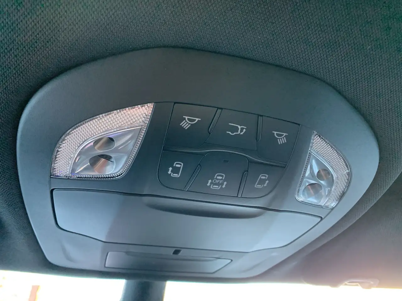 Chrysler Grand Caravan photo Chrysler Grand Caravan