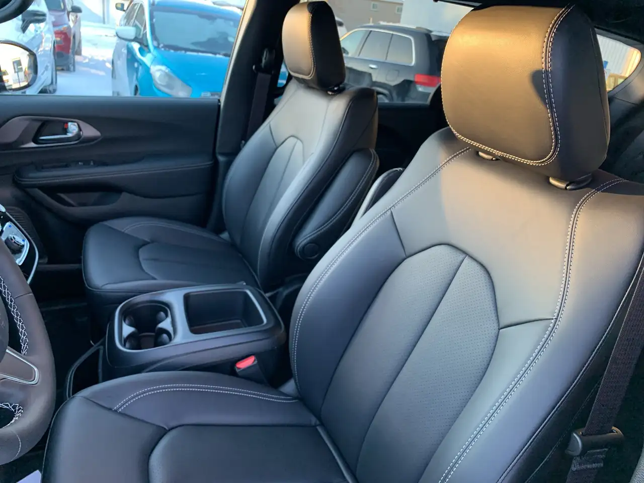 Chrysler Grand Caravan photo Chrysler Grand Caravan
