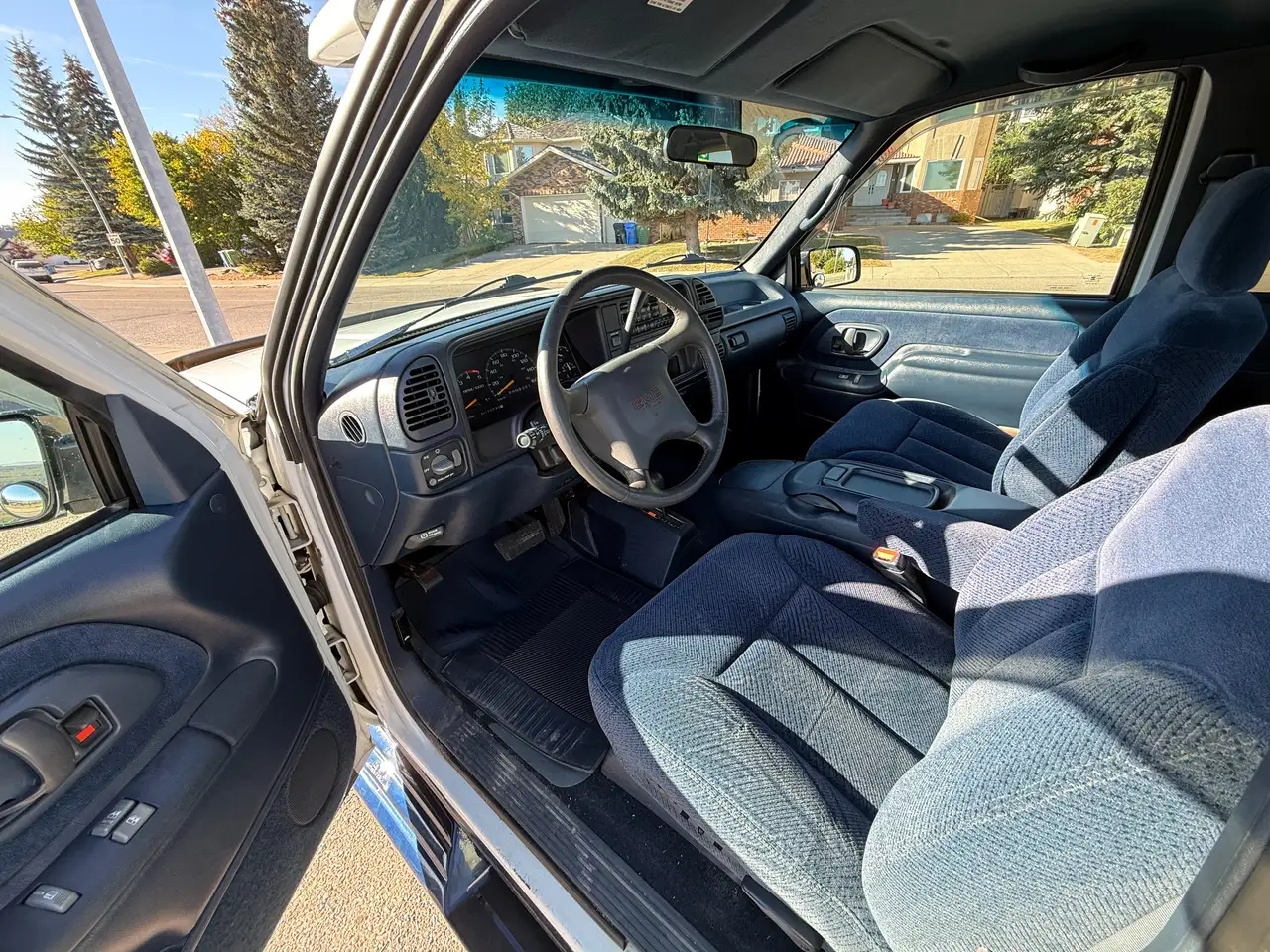 GMC Sierra 2500 снимка GMC Sierra 2500