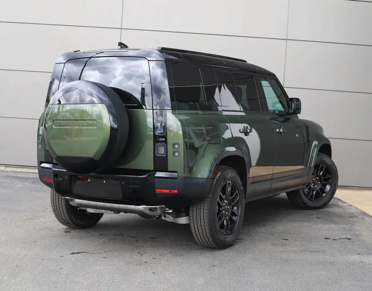 Land Rover Defender снимка Land Rover Defender