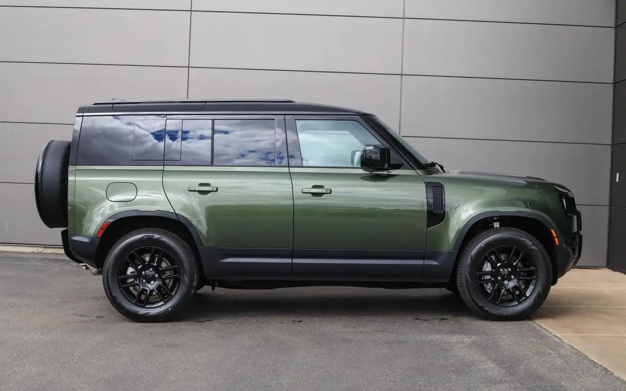 Land Rover Defender снимка Land Rover Defender