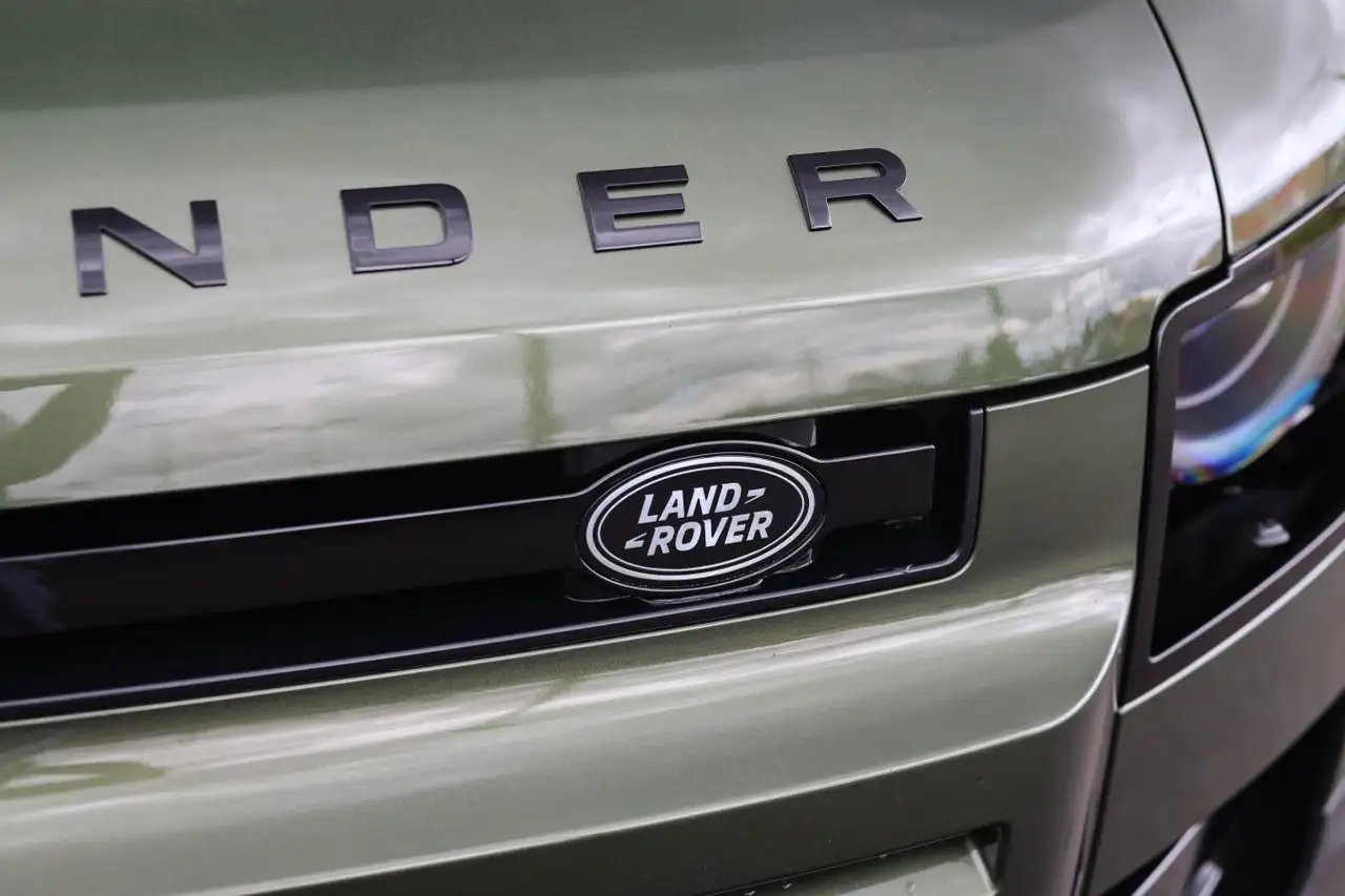 Land Rover Defender снимка Land Rover Defender