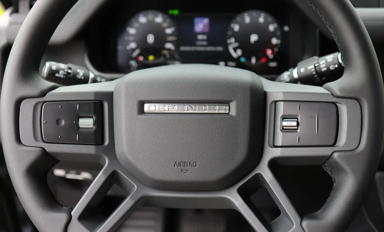 Land Rover Defender снимка Land Rover Defender