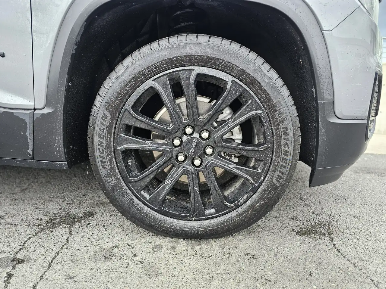 GMC Acadia photo GMC Acadia