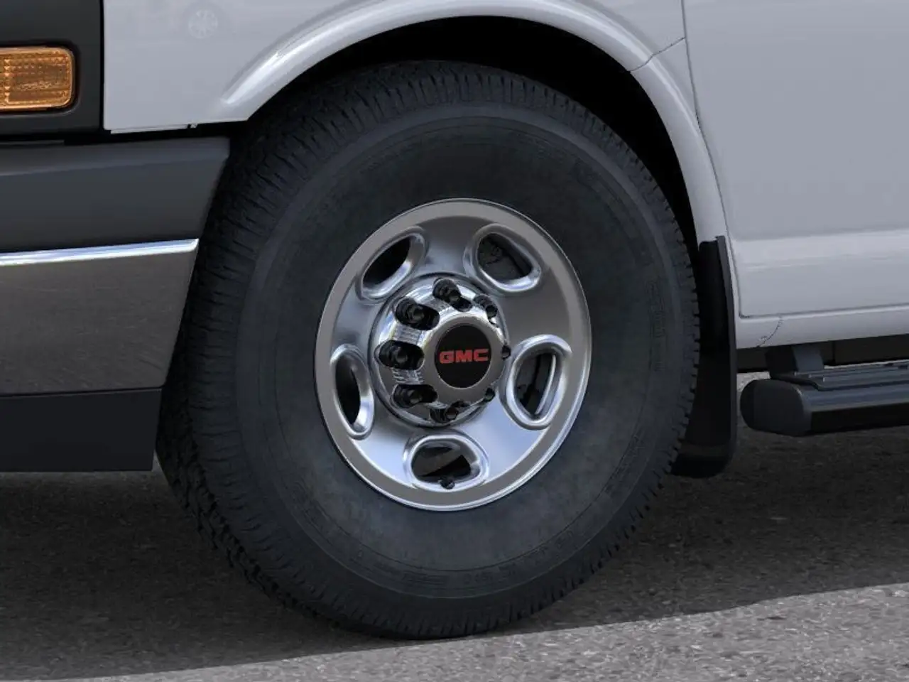 GMC Savana снимка GMC Savana