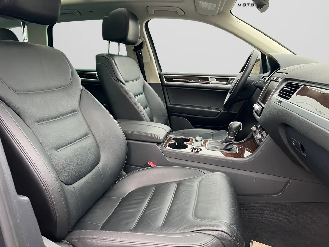Volkswagen Touareg снимка Volkswagen Touareg