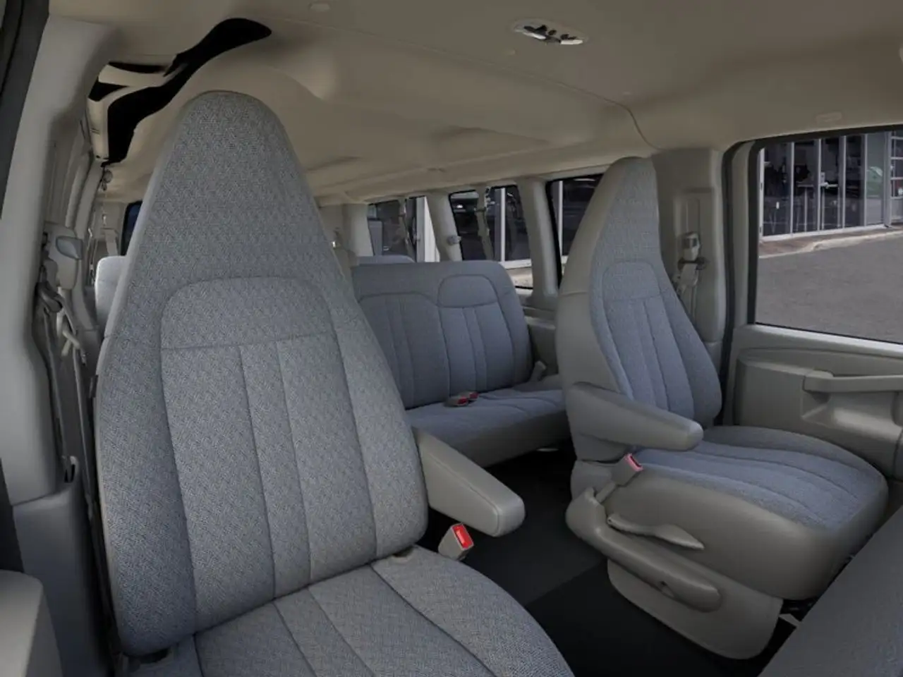 GMC Savana снимка GMC Savana