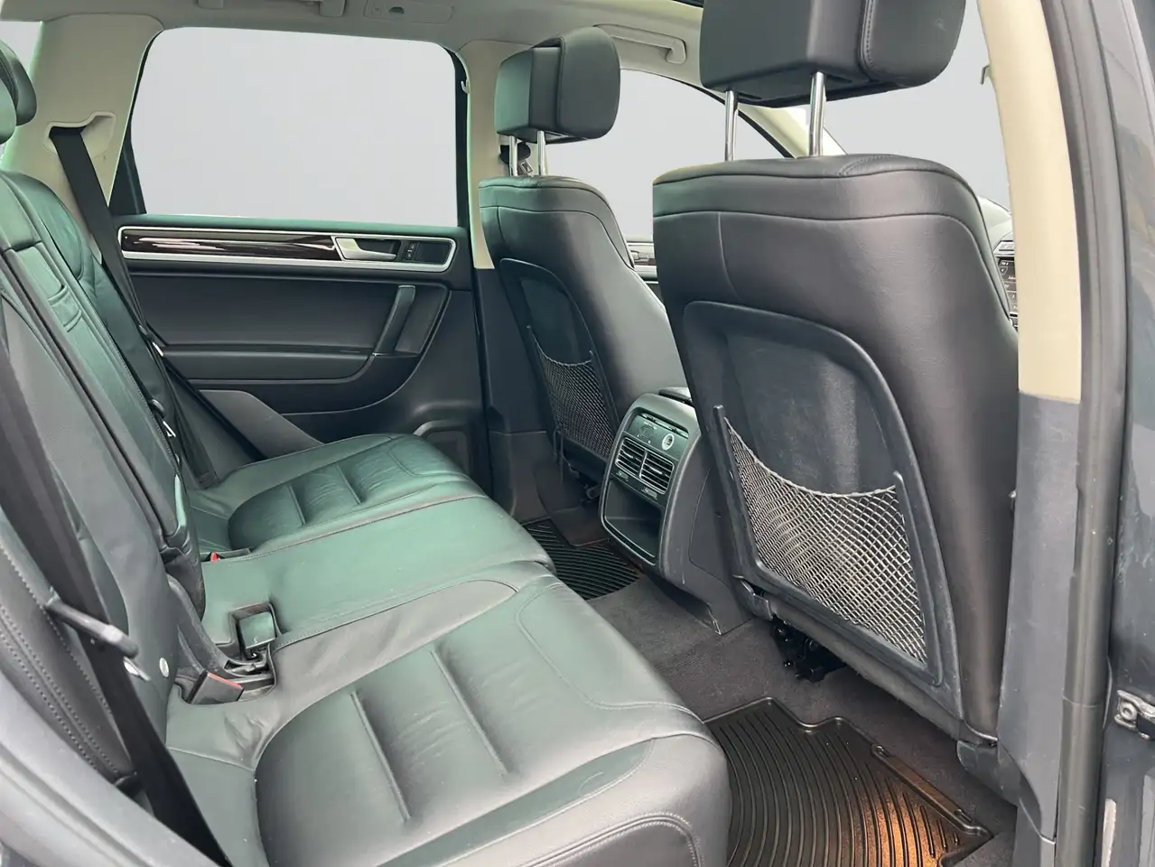 Volkswagen Touareg снимка Volkswagen Touareg
