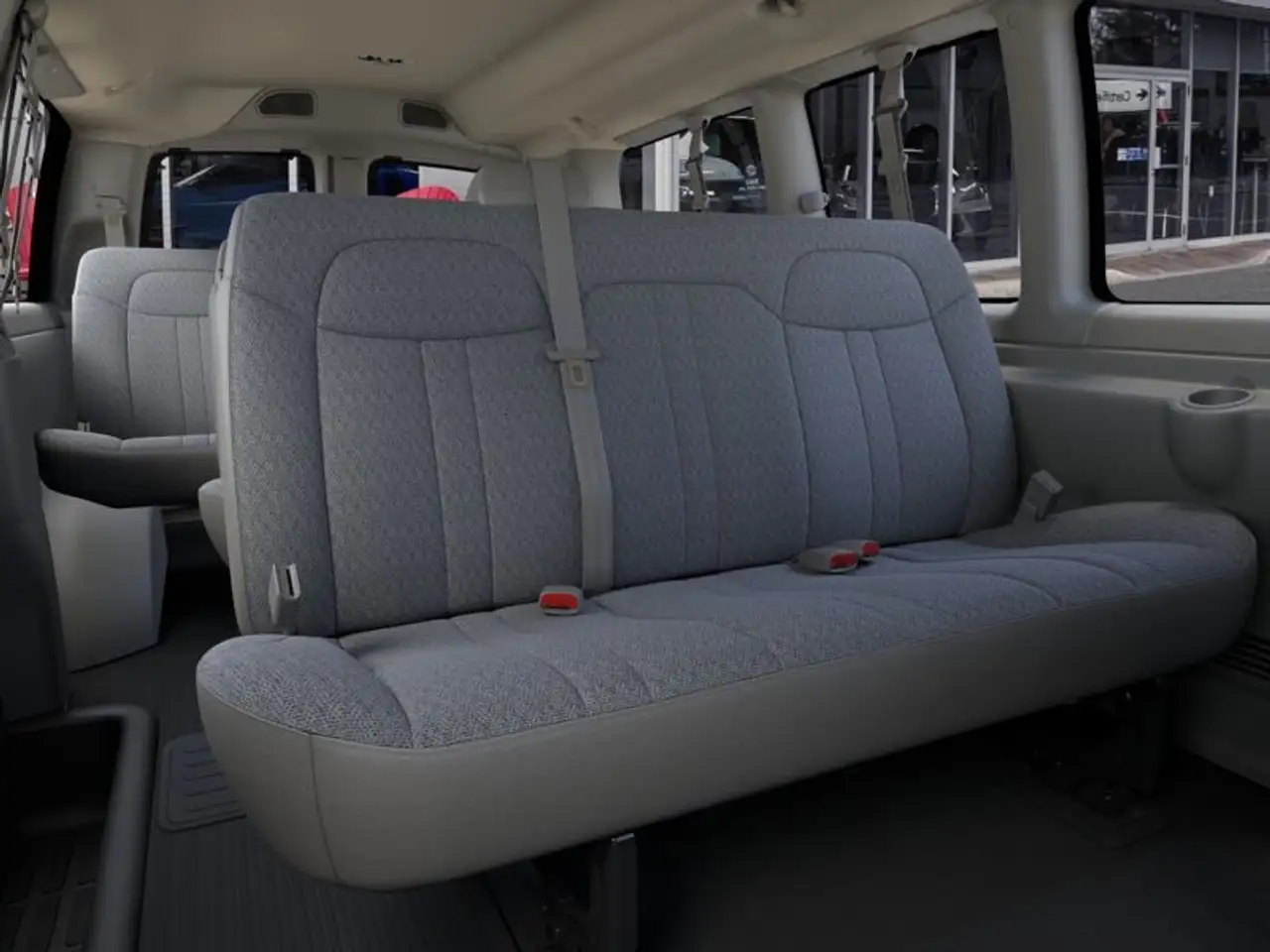 GMC Savana снимка GMC Savana