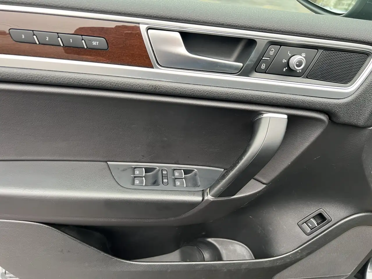Volkswagen Touareg снимка Volkswagen Touareg