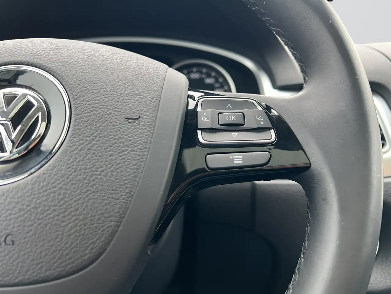 Volkswagen Touareg снимка Volkswagen Touareg
