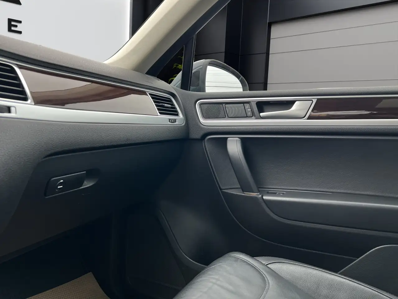 Volkswagen Touareg снимка Volkswagen Touareg