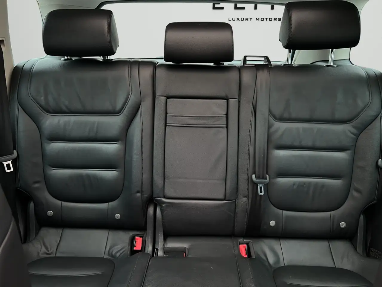 Volkswagen Touareg снимка Volkswagen Touareg